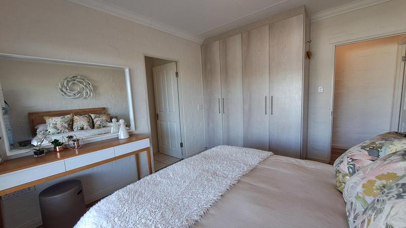 4 Bedroom Property for Sale in Stilbaai Wes Western Cape